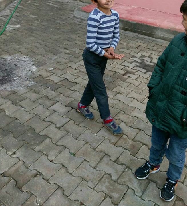 AshaneAnkara's tweet photo. Yine sevgilerimizden bir köprü yapıp bu güzel yüreklere dokunmaya ne dersiniz gönül dostları?
Bende varım diyorsanız anlaşmalı olduğumuz ayakkabıcımıza bir bot bir çorap karşılığı olan 40 TL gönderebilirsiniz, bizler sizin adınıza ulaşımını sağlayabiliriz.. https://t.co/WMWPooUfVz