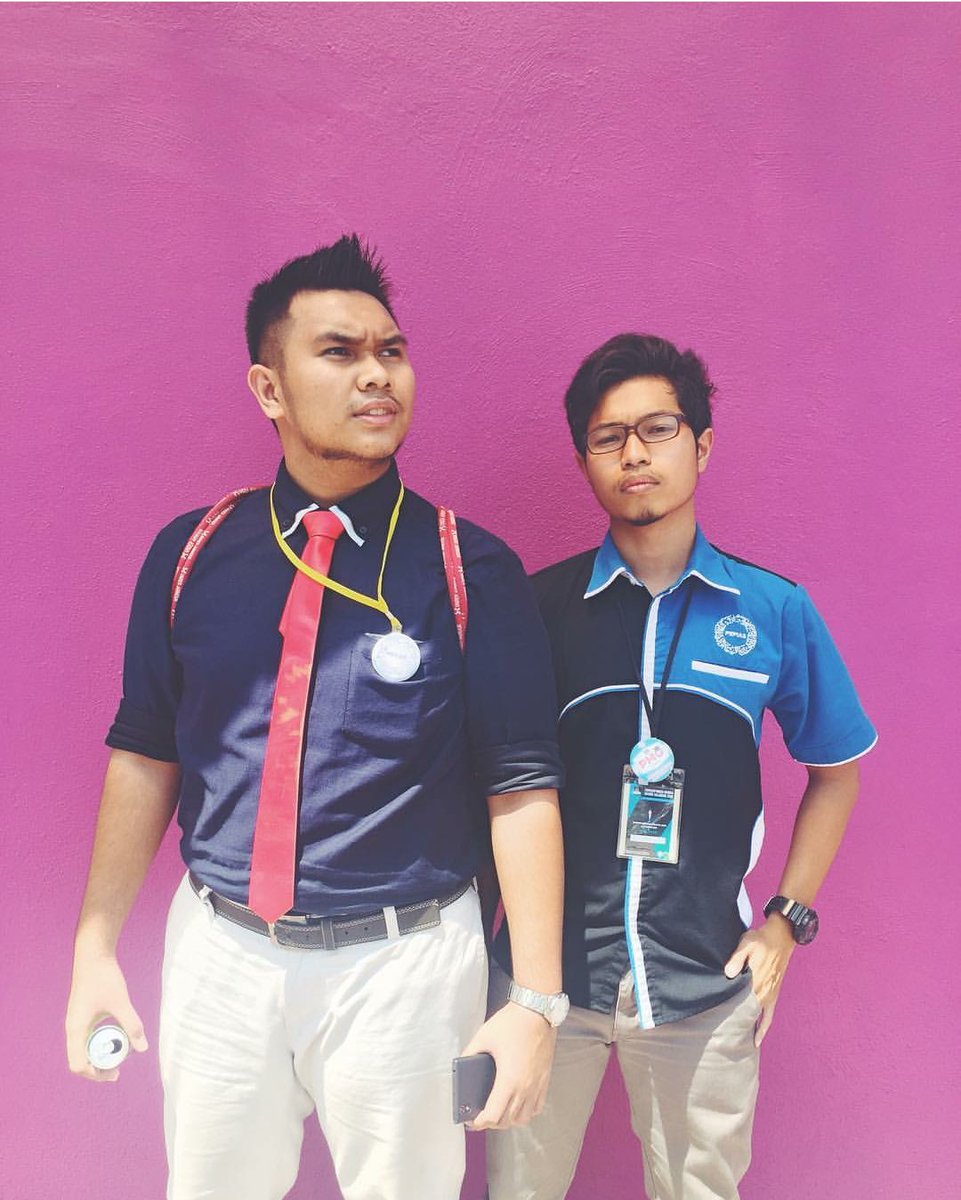 HaazimOk's tweet photo. @daifuadmokhtar @husnahosni 5. #Pmgs16 time tu memang padu yal, kat situu segalanya bermula. Aku memerhati mcamane mereka laksana kan program. Fasi aku @zul_sensei yang masuk air. Dpt lak sorg lagi peserta yg menguji keimanan aku (dan bangzul) papehal wa enjoy https://t.co/npAChv9iHZ