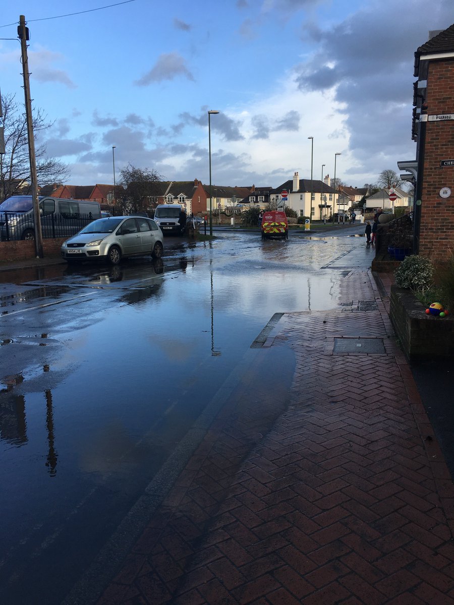 CCLettings's tweet image. It's a stormy day in #Emsworth today! Watch out for flooding and high winds. #storm #windy #floods #January #CCLettings