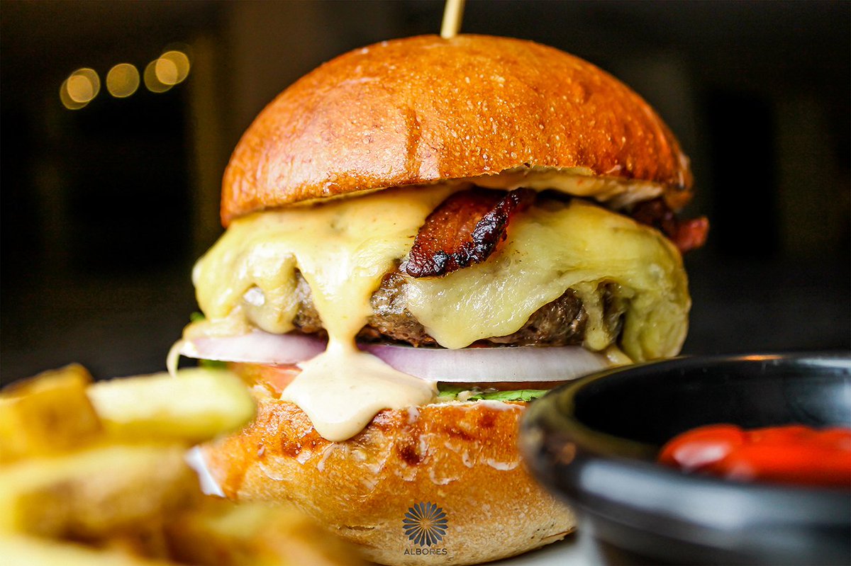 Ssshh!... Esta hamburguesa es para comérsela en silencio, disfrutando y degustando cada sabor y textura...