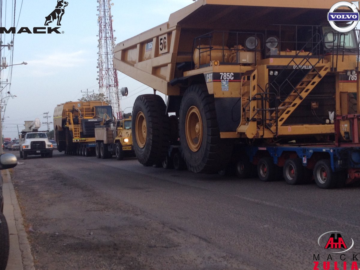 MackZulia's tweet photo. Dame un #Mack y moveré el mundo!! 🚛🌎
Buenos días #MackPanas ¿a quien no le provoca llegar al trabajo así?, encontrando a estas bellezas remolcando a estos gigantes!! 😎💪💪
Sin duda alguna, #Mack mueve a #Venezuela 
“Dame un punto de apoyo y moveré el mundo”. Arquímedes. https://t.co/ndJO9oDN1w