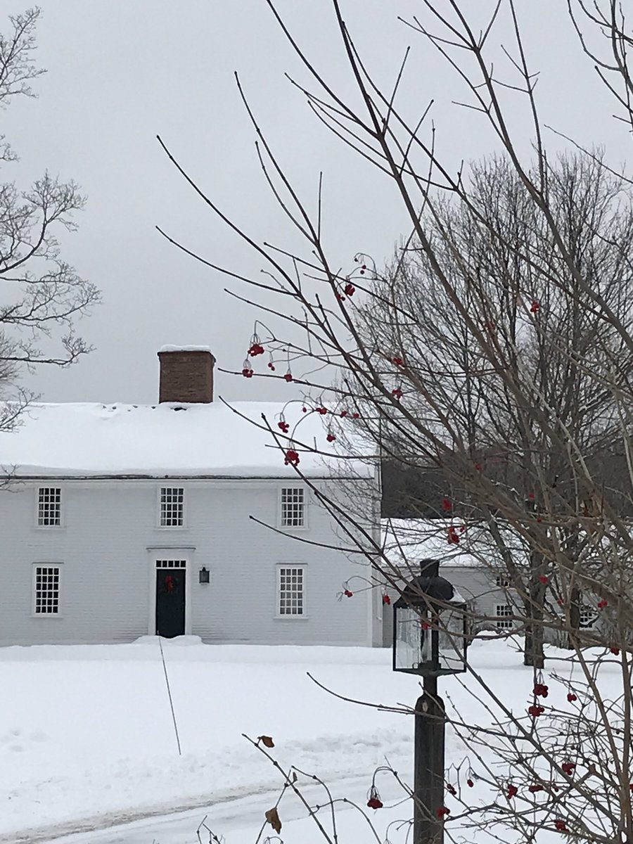 stowescenes's tweet photo. Cam before the storm here in #newEngland #vermont #stowevermont #stowevt #farmhouse https://t.co/sc03zl0KOS
