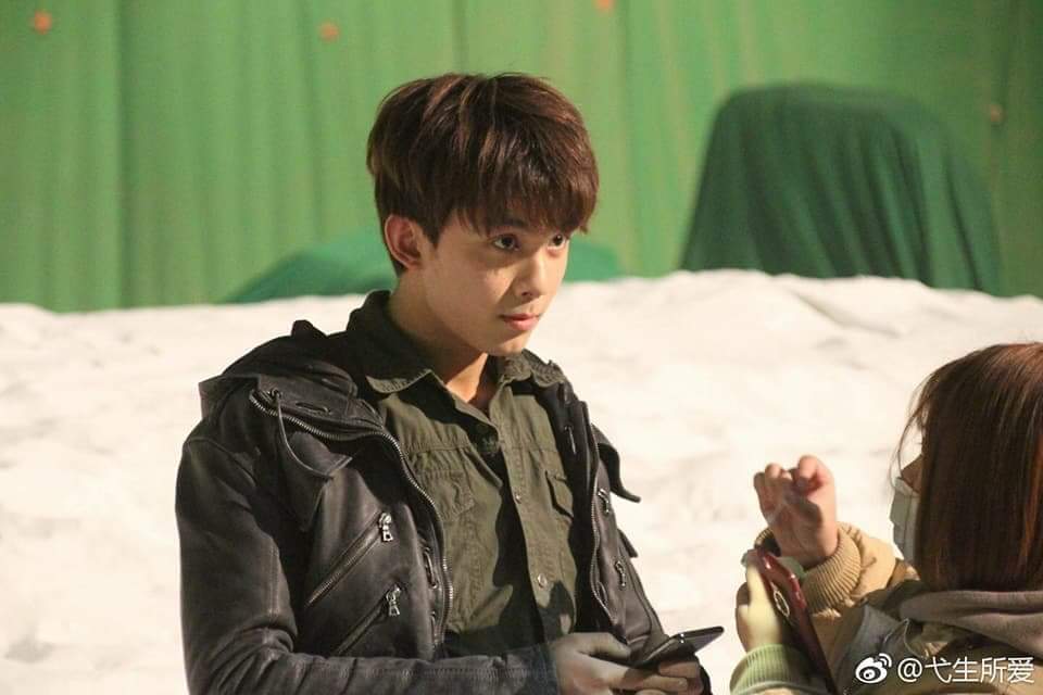 WuleiThailand's tweet photo. #อู๋เหล่ย ภาพจากกองละคร #ซาไห่ ค่ะ อีกเพียงครึ่งเดือนก็จะปิดกล้องกันแล้วนะคะกับละครเรื่องนี้ เตรียมเฝ้าจอรอกันเลยว่าจะเคาะกำหนดออนแอร์กันเดือนไหน ^^ #WuLei #sahai https://t.co/fu2nKxhYxD