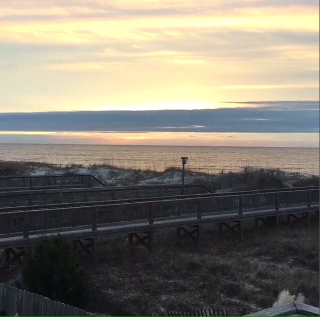 chrisvelamb's tweet photo. Snow capped dunes earlier today in Myrtle Beach. Not something you see often down here ... #MyrtleBeach https://t.co/no5XBcyUSN