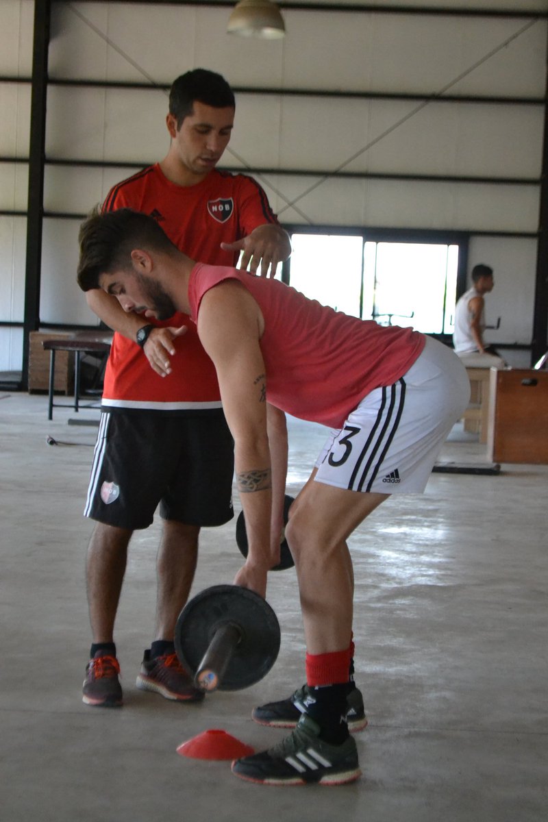 NewellsJuvenil's tweet photo. #Reserva: En el área de Kinesiología se tomaron test de pubis, test de Thomas, sentadilla unipodal y FMS. 🔴⚫ https://t.co/o8mizFcGvc