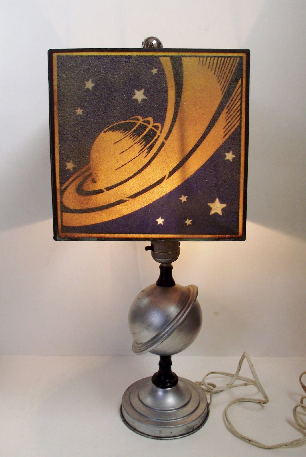 Vintage 2024 saturn lamp