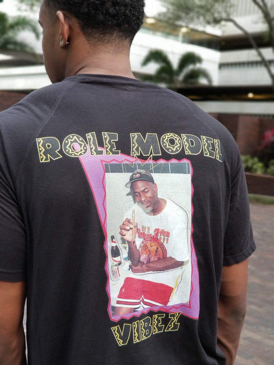 GroovyGutta's tweet photo. Role Model Vibez Tee available now at https://t.co/ubkdO9IZnI! 
#WINNER #streetwear #rolemodel #CloutGang https://t.co/6Pmw5bB3OU
