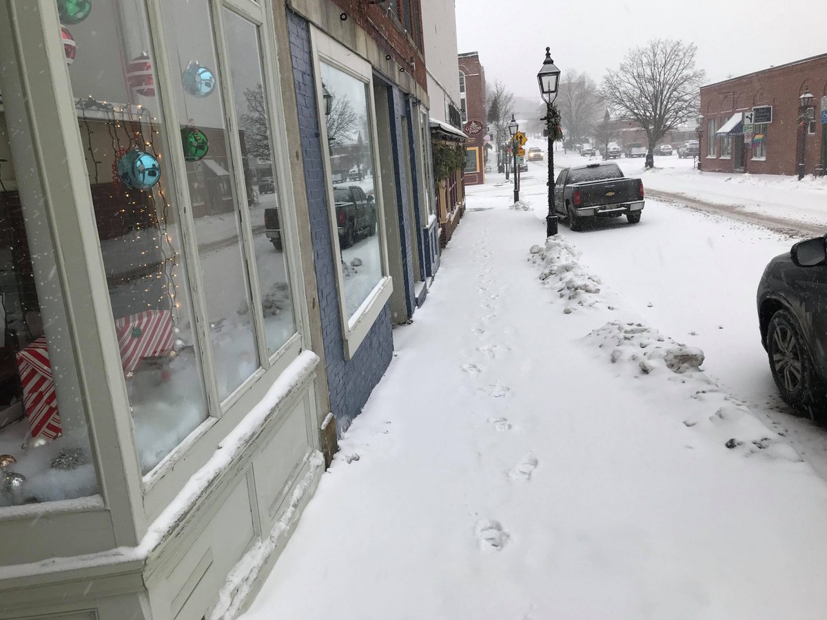 MidcoastIns's tweet photo. We are closing at Noon today due to the #Noreaster Please don't go out if you don't absolutely have to! #StaySafe https://t.co/hhIm0GUfLB