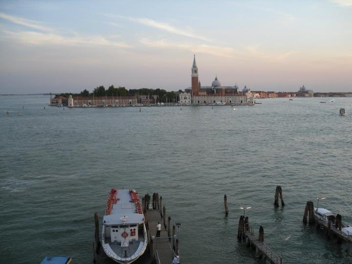skyinitaly's tweet photo. Getting ready for sunset on #laguna in #venice. #venezia #italia #italy #sunset #sea ##happytobehere #cool #vsco #photooftheday #picoftheday #island #architecture #city #church #towerbell https://t.co/2gv1I9mjvK
