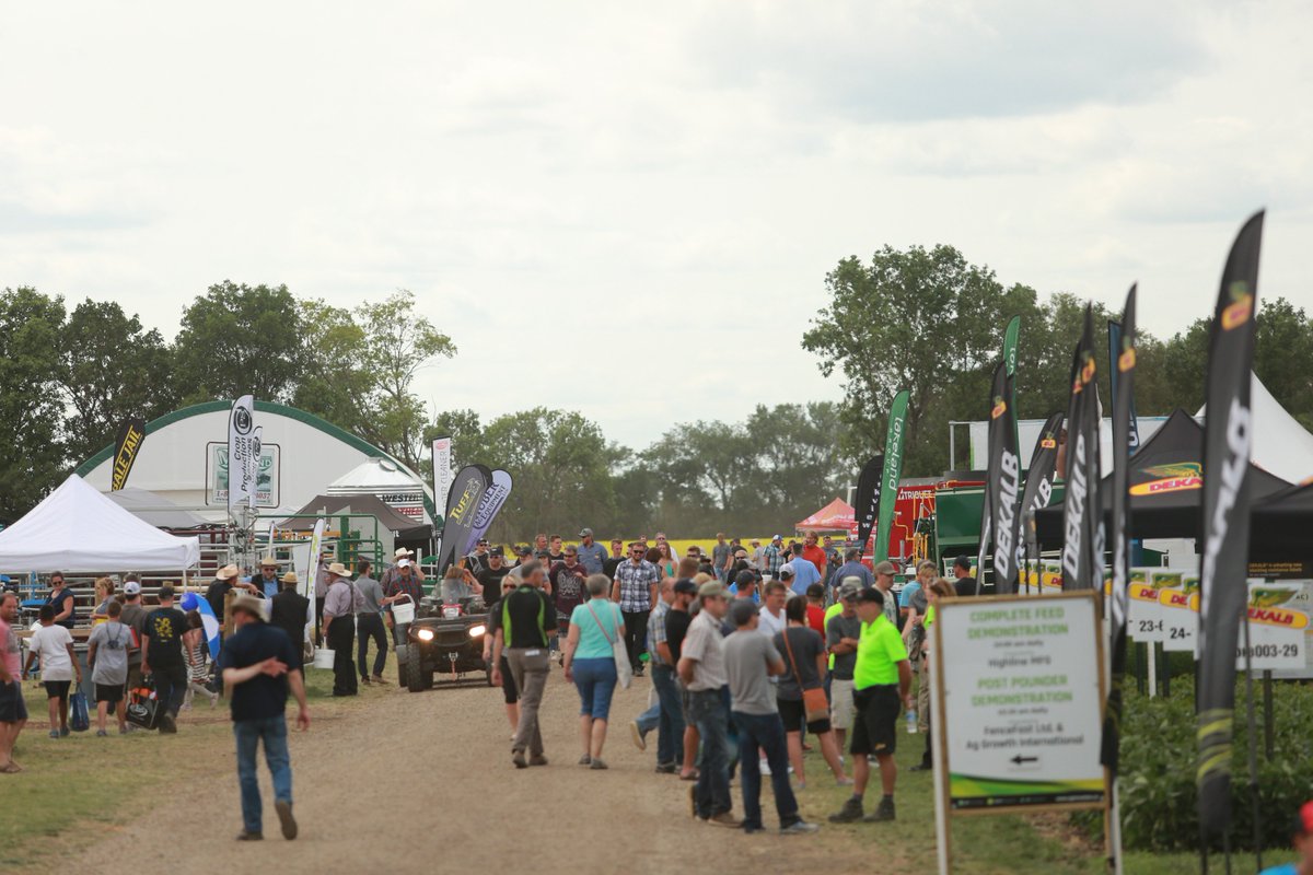 AginMotion's tweet photo. We're looking back at #AIM17 & trying to remember what wearing t-shirts felt like. Remember, the fourth edition of Ag in Motion will be held July 17-19, 2018 15 mins NW of Saskatoon, SK #AIM18 #saskag #WestCdnAg https://t.co/6hZRCSJDrF