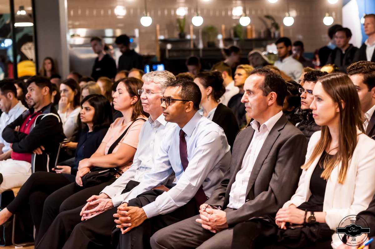 TechStartupJobs's tweet photo. Didn't have the best luck with employment in 2017? Looking to switch things up a bit in the new year? Then go big! Free tickets at 2018 #Techmeetups #techjobfair #London #Amsterdam #Barcelona #Berlin #Paris #Lisbon #Munich #NewYork https://t.co/4O4MmkSOfB https://t.co/0LiuMkQhIu