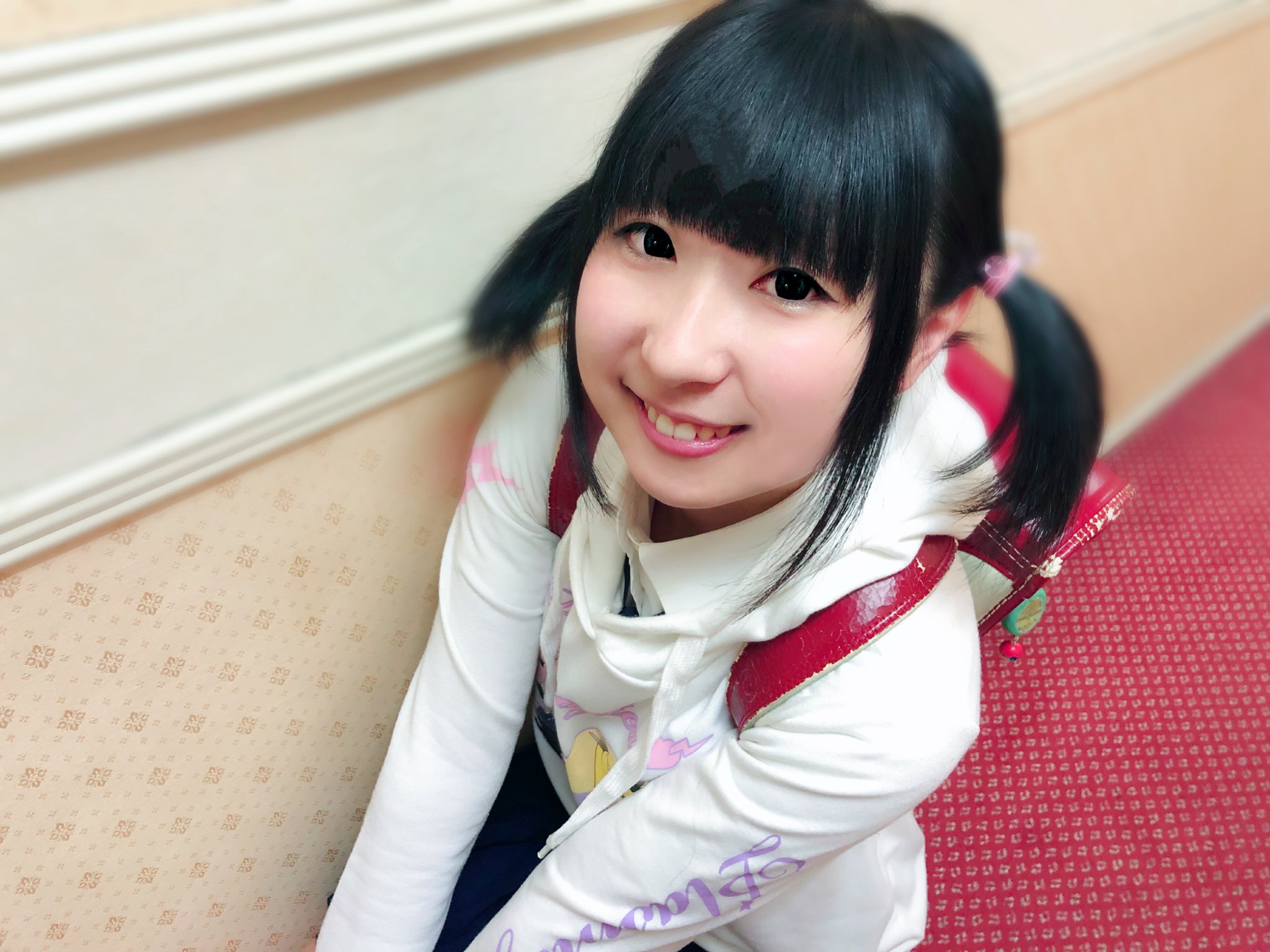 旅人えくすたる 夢星提督とshow By Rockの話で盛り上がったんだけど 本当に彼女は色んなアニメを知っていて凄い好感を持てる W 夢星提督が好きな声優さんのキャラはクリティクリスタのホルミーちゃんらしいよ ちなみに話に出てたパーカーはこれ