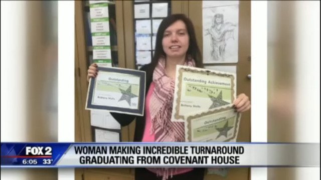 _covenanthouse's tweet photo. We have some amazing students with some amazing stories at Covenant House Academy. Learn how one of our recent graduates overcame her past experiences to become this year's outstanding senior with the highest GPA in her graduating class! https://t.co/jRM1ekvxID https://t.co/DSvIrkA3tr