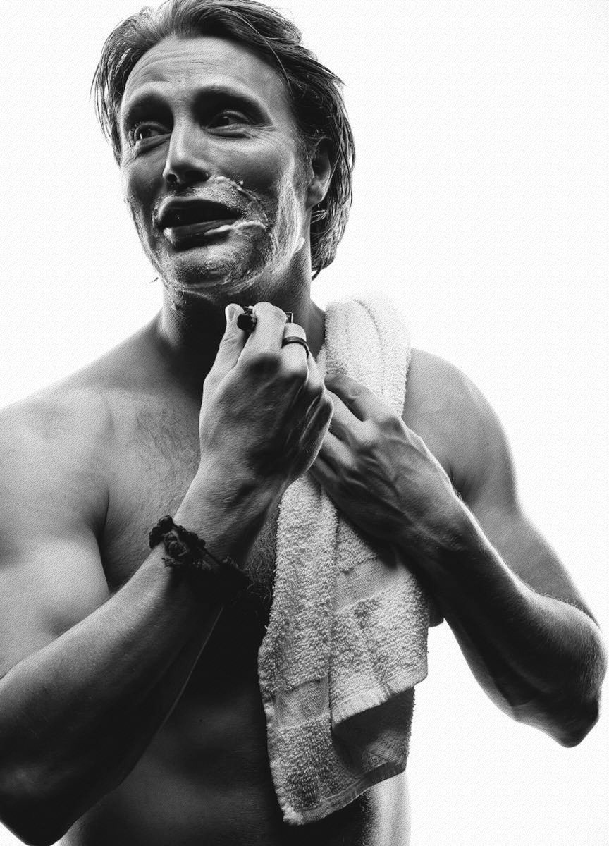 MuscleHMA2018's tweet photo. 俳優 マッツ・ミケルセン
デンマーク出身
65line 183cm
北欧の生んだ奇跡の50代の筋肉美
溢れ出るダンディと色気
胸毛まで色気がすごい。 https://t.co/FyNHoKiNLX