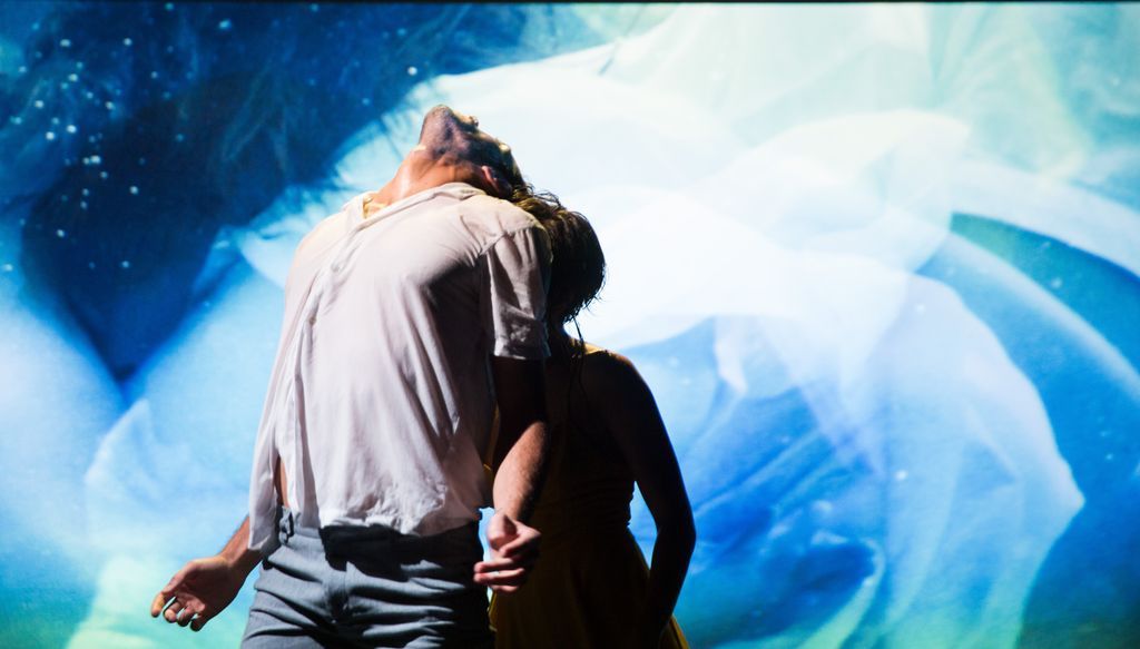 LADFFarchive's tweet photo. "Seasoned" from AnA Collaborations moves through intimate moments. Cast against gorgeous landscapes, this film will bring out your introspective side. #dancefilm #audreyrachelle #alexjenkins https://t.co/5Y5bO8x96n