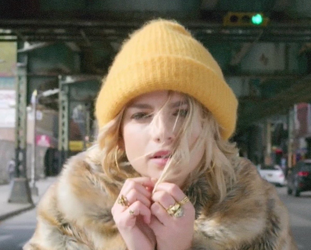 MarroneEmmaInfo's tweet photo. Prendi fiato... e scegli me! #LIsola @MarroneEmma https://t.co/aaINv5Woeb
