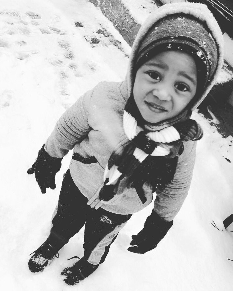 TheRealRuFlash's tweet image. Baby Flvsh first snow day ❄️