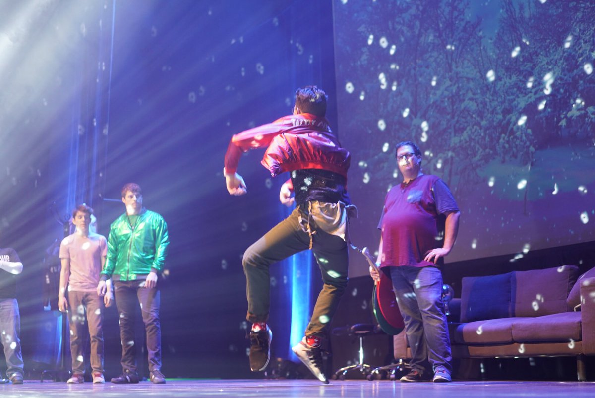 markiplier's tweet photo. Someone please explain what the hell is happening in this picture... https://t.co/kGorhLnufm