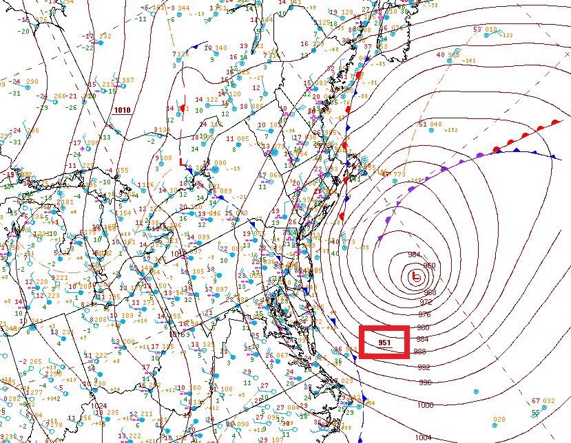 PaulHBeckwith's tweet photo. Bomb cyclone details. From 10 am Wed to 10 am today, pressure dropped from 1010 mb to 951 mb (59 drop in 24 hrs; more than 2x faster than usual big storm).
Large storm surge is happening up the coastline.
#weather #climate #climatechange #Storm18 #stormdylan #StormIsHere https://t.co/W2qzASWmnF
