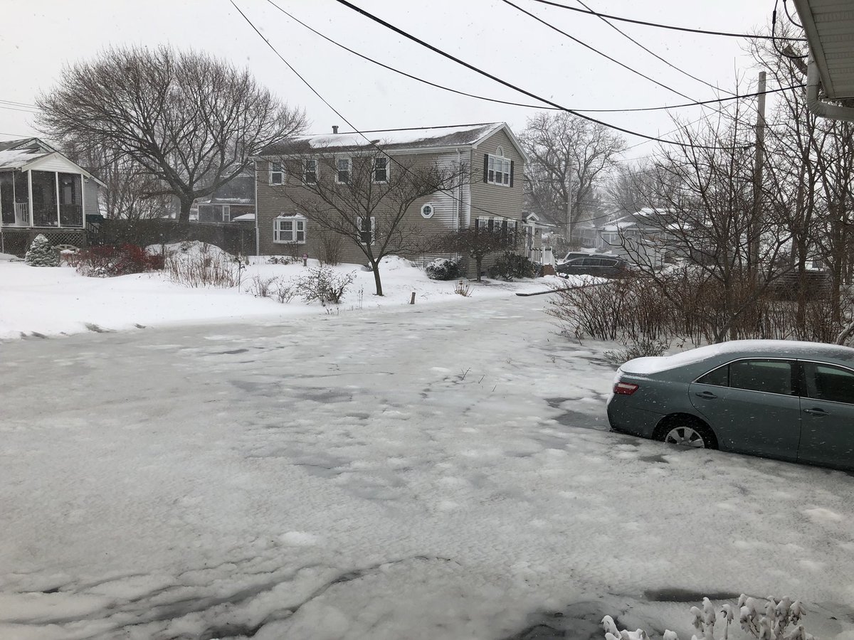 CopeWithJeremy's tweet photo. Flooding on Allerton St in #Quincy #WBZ https://t.co/YQX0kIiEzg