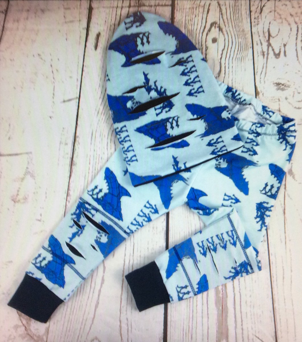 Rollingfool1's tweet image. @GlobeHayleyK I am hoping the Globe could write about how B.U marine program graduate the late Lt Lara Vincent inspired this street art animation and children's clothing design in London youtu.be/9fPAwqqddeo