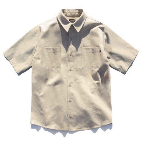 브랜드 : 퍼스텝
제품명 : 피그먼트 루즈핏 반팔 셔츠
가격 : 59,300원