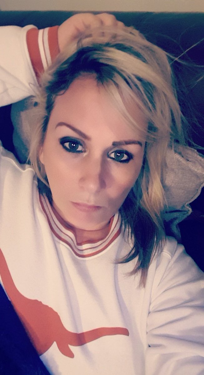 ruthjaneh's tweet photo. Waiting to feel my face again 😩 #NeedSympathy #Selfie #Dentist #LostSomeWisdom https://t.co/nVOlXlJdzY
