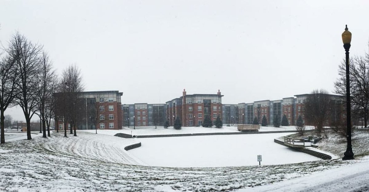 GVatUIndy's tweet photo. The cold isn't ideal, but the snow makes a pretty scene! Hope everyone is staying warm and having a great Thursday! ❄☃ https://t.co/P9ZRZjidt9