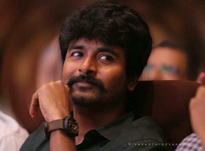 ilackiya_tamil's tweet photo. So many challenges are waiting!! 😌 Approaching positively with the hope u hav given... 🙏 Will acheive them soon!! 😎✌ @Siva_Kartikeyan  lov u anna ❤ keep smiling 😀 https://t.co/ggrEGu0aHb