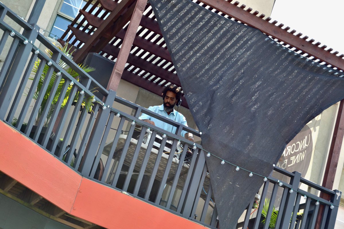 Sending you some good musical vibes to bring in the weekend.