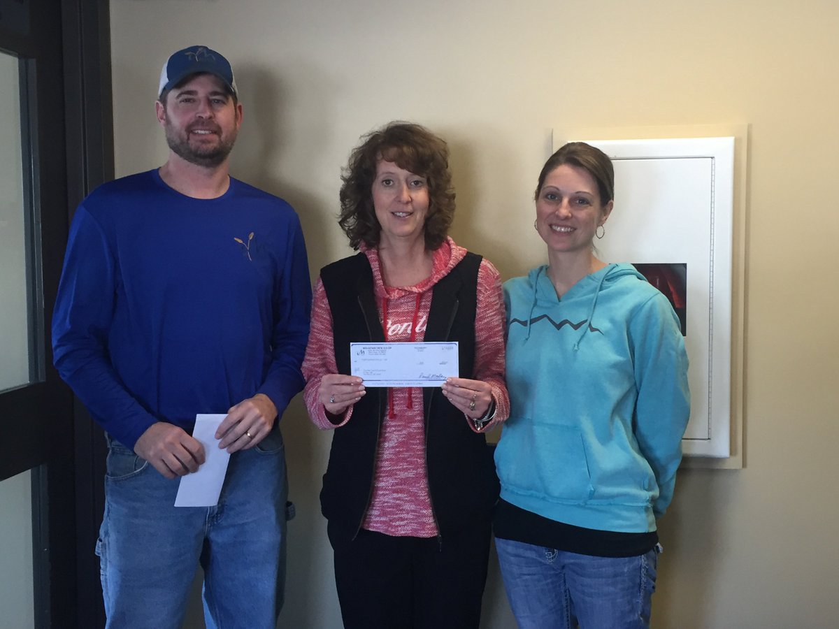 Here's Mountain View Co-op's JC Lindeman presenting a check to Denise Naeseth and Rosanne Lindeman at the Fort Benton Food Bank.

We're proud to live and work in such great local communities!