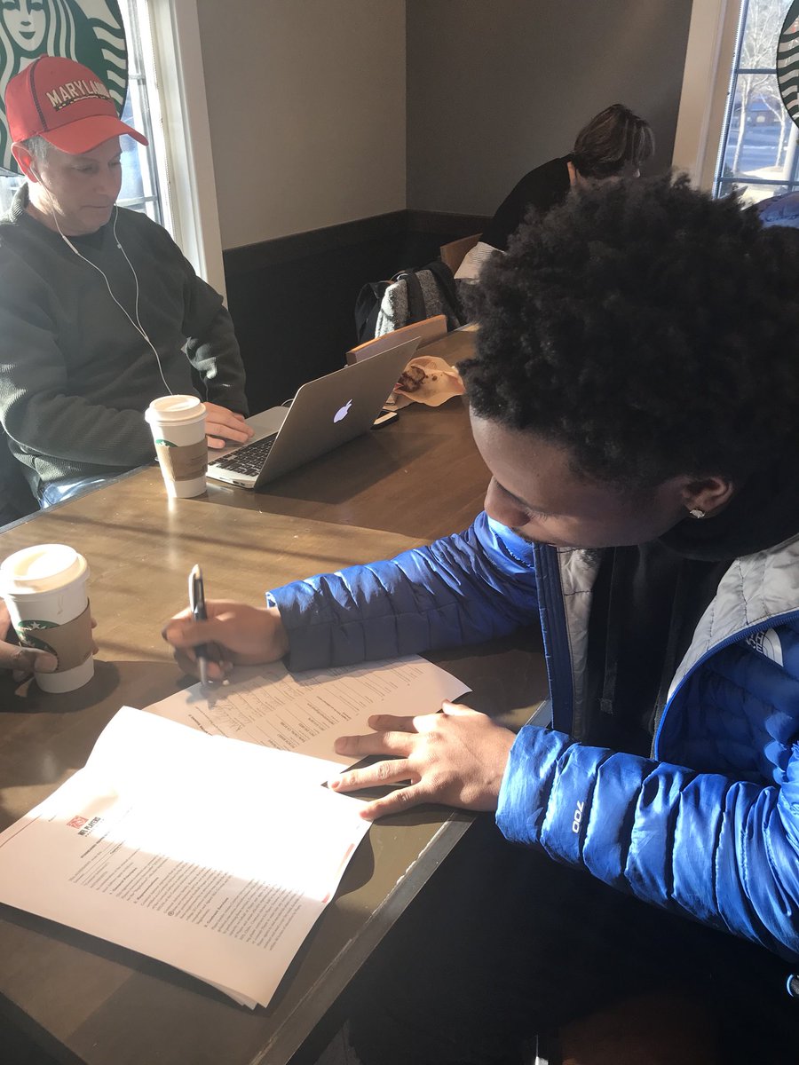 xMoneyMouse's tweet photo. Just Sign With An NFL Agent Blessed For The Opportunity 💰🙏🏽🏈 https://t.co/YoXbnq8qtC