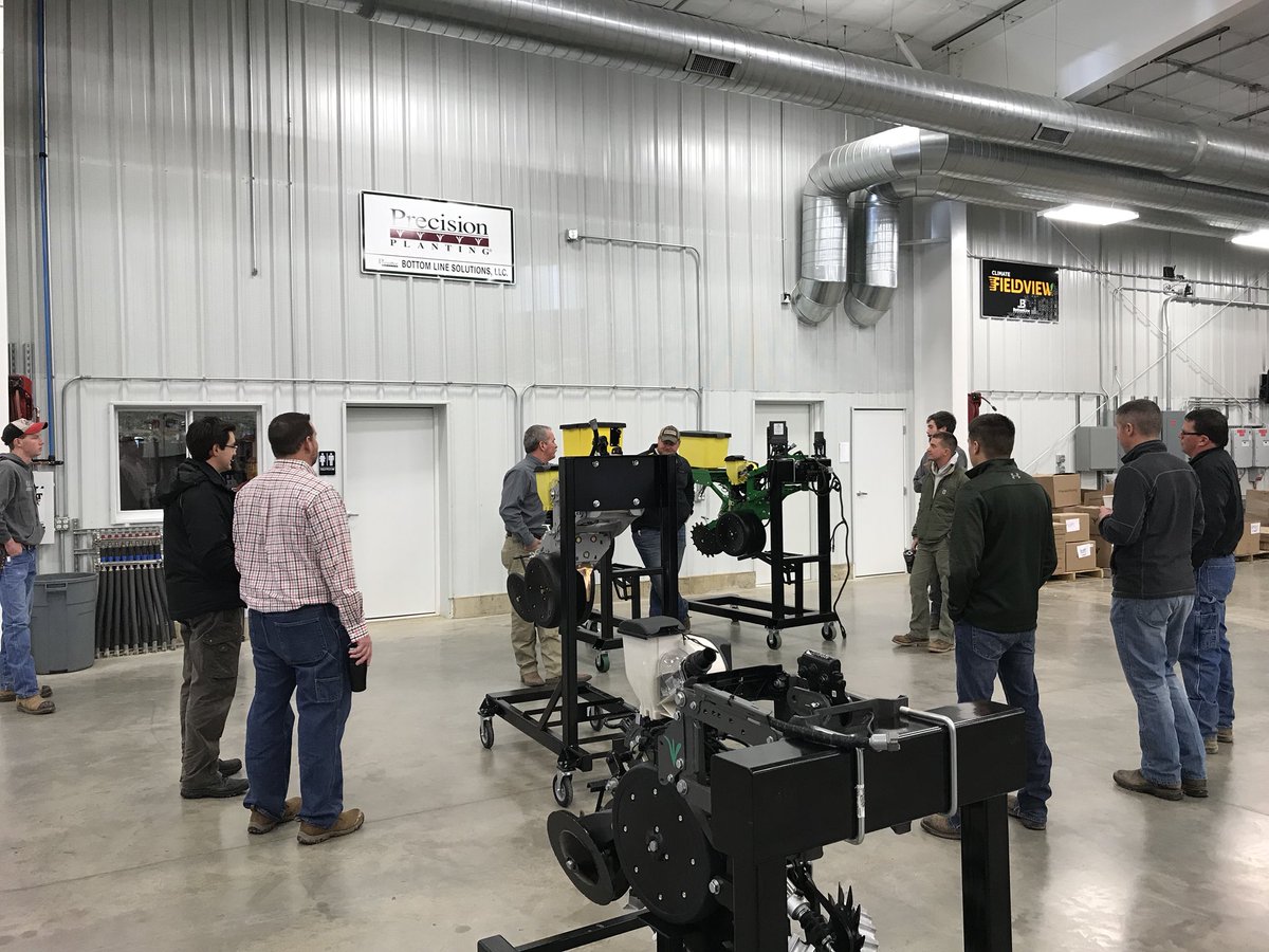 BottomLineSolu1's tweet photo. It is nice to have our extended BLS team with us today! #yourPrecisionAgSource https://t.co/FEgeko2yFG