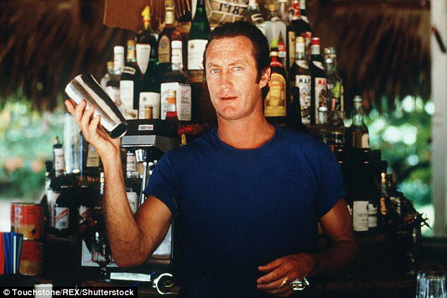 Sr Bartrnder de Playa. 
Bryan Brown, Cocktail 1988.