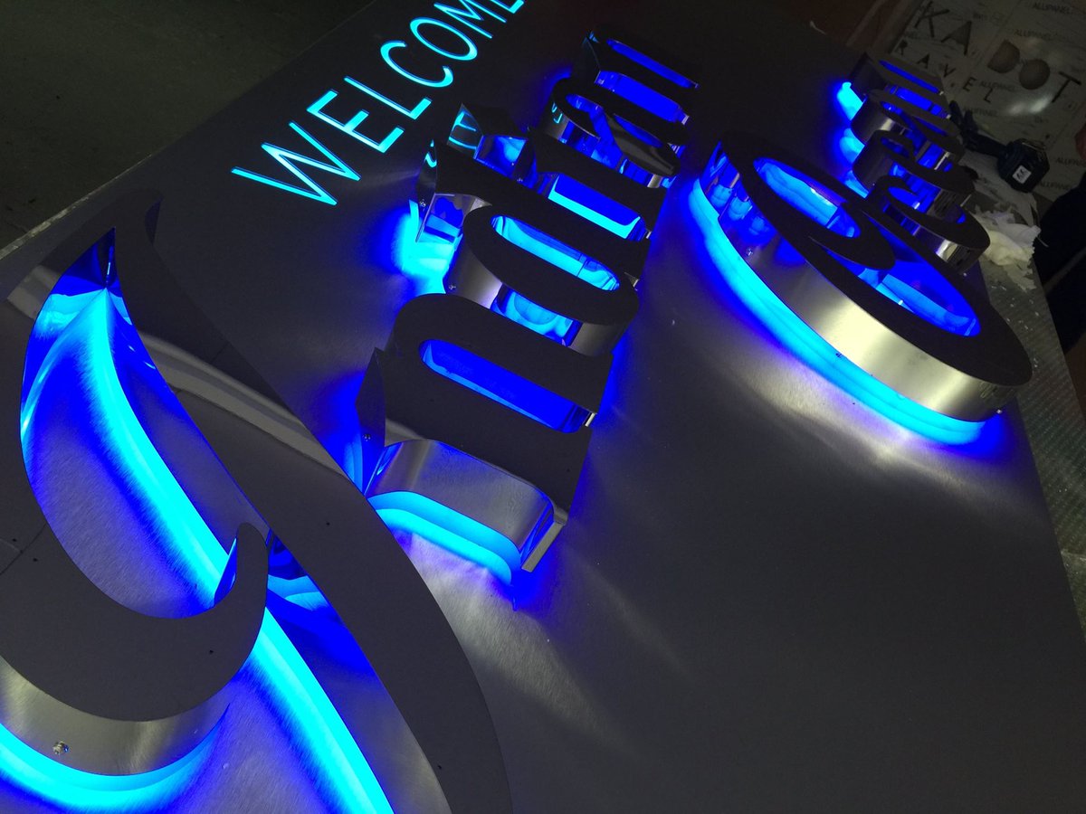 SignworldGroup's tweet image. 2018 will undoubtedly bring us new and exciting projects, this is a sneak preview of some of the fantastic projects  and re-brands that Signworld were involved in during 2017.
if you have a project that you would like to discuss with us please contact us today.