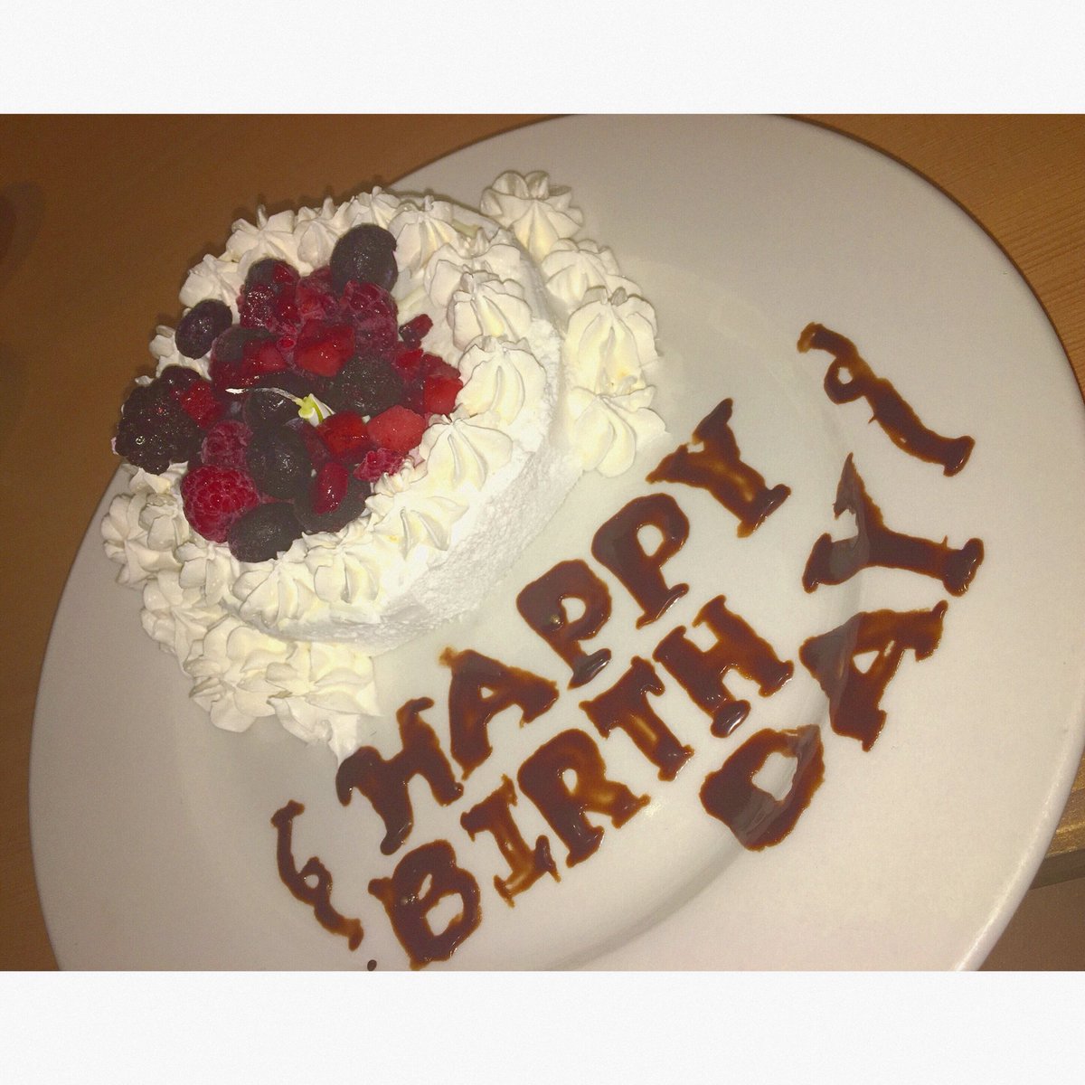 amami1208exile's tweet photo. ─ 01.03 My Birthday ─

沢山の人におめでとうってゆーて貰えて嬉しかったです💛🤤動画作ってくれた人協力してくれた人ほんまありがとう💕(特に栁田左ﾗﾌﾞ)
何よりサプライズのケーキとプレゼント死ぬほど嬉しかったありがと😭❤❤
幸せすぎる1日でした🌹
16歳楽しみます(賢くなります、。) https://t.co/W4F5jYePrs