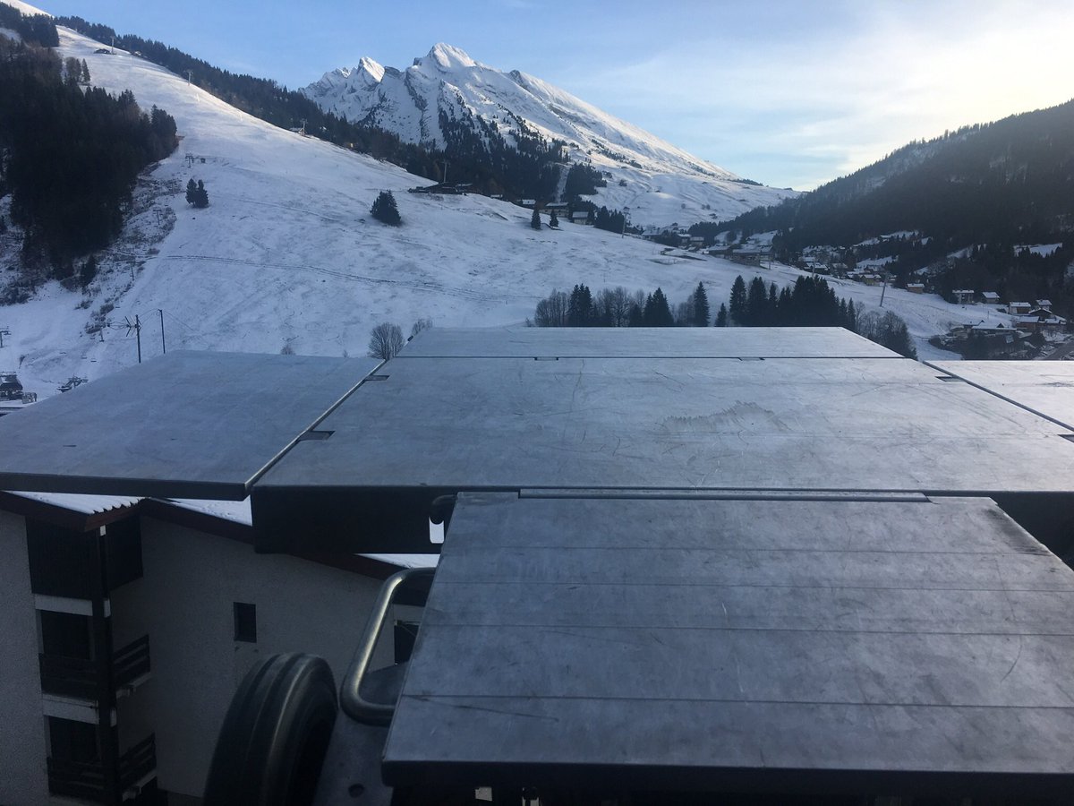 MegademFr's tweet photo. #location de #montemeuble #montecharge #montemateriaux #annecy #hautesavoie #74 en #journée ou #juste un #passage par #fenêtre ou #balcon https://t.co/NfHJw1VSga