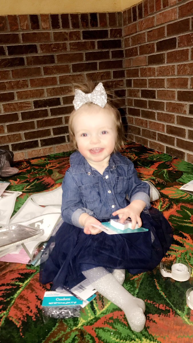 ayekayholden's tweet photo. Maybe I'm a little biased when it comes to my daughter... but I'm highly convinced she's the prettiest and sweetest and funniest baby. I love Jayde Madison 🌺 https://t.co/Yb7yXGXLtK