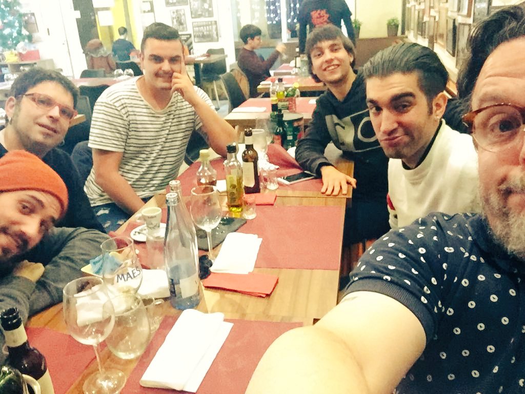 Victor_Infiesta's tweet photo. Equipo #Infiesta tramando este 2018... Os vais a cagar!!! 📢💉👽🔥 https://t.co/nFPtyxjyHi