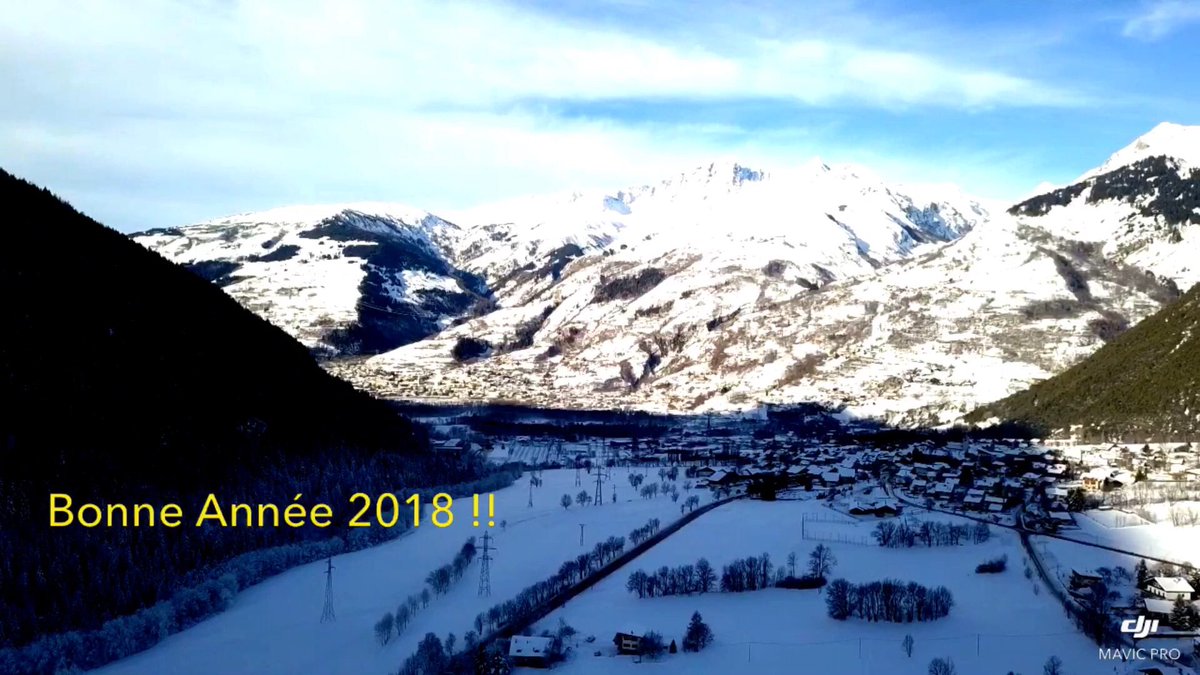JeromPOLNY's tweet photo. Happy New Year ! 2018 l’année de la réussite ! Bizz à tous. #djimavicpro #2018 #nouvelleannee  https://t.co/lyyCGywCTP https://t.co/fDqShijKwR