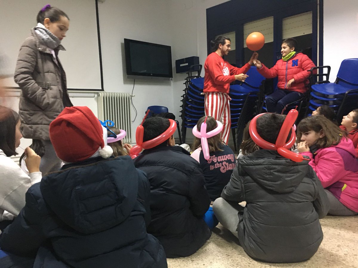 Codattsport's tweet photo. Que la magia del juego te acompañe en tu día.
No dejamos de jugar porque envejecemos, envejecemos porque dejamos de jugar.
Síguenos en Instagram y mira que bien nos la pasamos en nuestro último Campamento de Navidad 2017. #codattsport https://t.co/sZSEaBdAiW