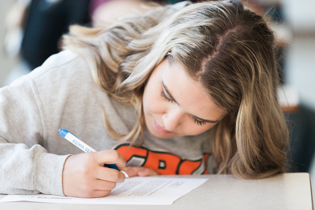 Hey, Capers! In-Course Bursary Applications are open until January 10. Apply for yours today: bit.ly/2zjn5Hw

<a href="/CBUStudent_Life/">Student Life @ CBU</a> <a href="/CBUSU/">CBU Students' Union</a>