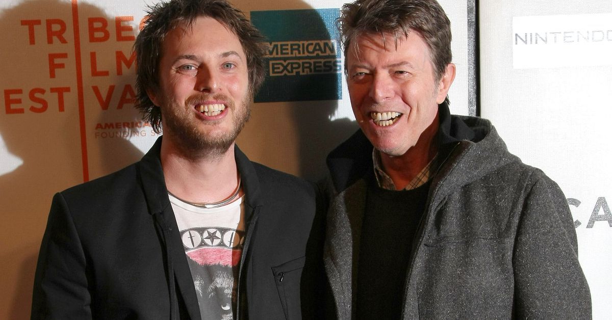 Infin8Gestation's tweet photo. #DavidBowie’s son is launching an #onlinebookclub devoted to his father’s favorite reads https://t.co/Ty7D4oCGQ7 https://t.co/w0Ri8Jr7aI