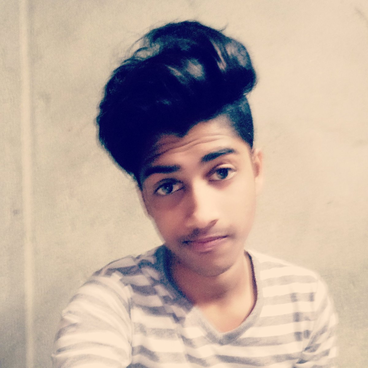 IAmBappyRoy's tweet photo. #NewProfilePic https://t.co/xS42ilNfoO