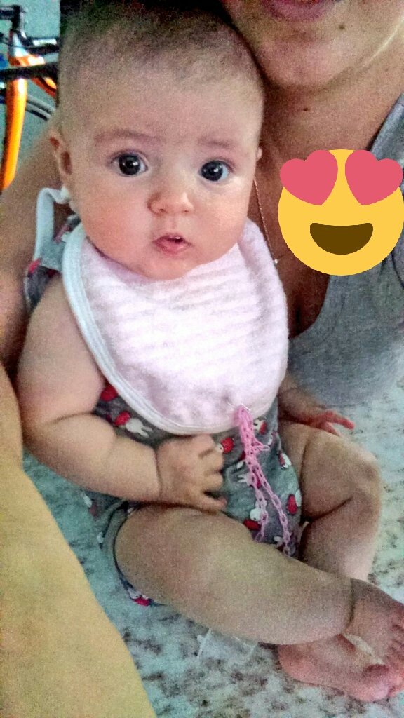 paolaburgois's tweet photo. Estamos como queremos.... #Hija #Amor #MiPequeñaSofia.. #3MesesDePuroAmor...😍😍💞 https://t.co/6c1MyIccS0
