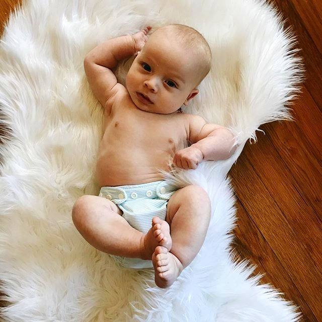 CharlieBanana's tweet photo. Stay warm and cozy, out of the #winterstorm! ❄
Baby Briar is already feeling cozy in his fluffy Pencil Stripes #diaper ✏☁✏☁ 📷 @frannyandbriar xo #CharlieBanana
#brrr #grayson #clothdiapers #makeclothmainstream #ClothBlessYou
Diaper link: https://t.co/ldhm8CxDBF https://t.co/EjPY1BbRGU