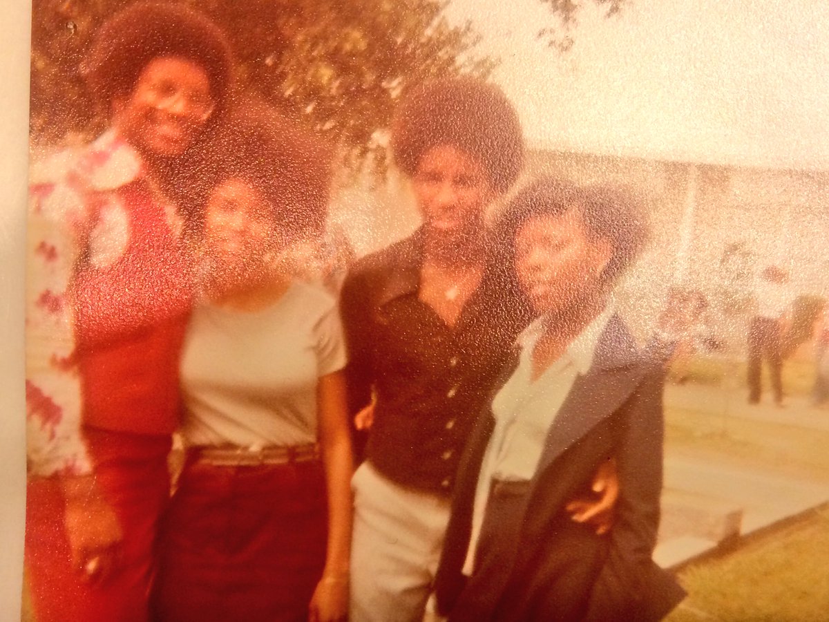 1SWes's tweet photo. @1SWes & @Rev_KappaFitz #ThrowbackThursday.
Regular school day wardrobe.Yes, we were bringing it.💯
#OldSchool https://t.co/1OTDSmt8lK