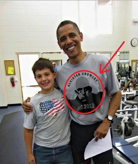LeighHobbit's tweet photo. Looks like the GRAY THING runs in same circle with Chelsea Clinton  ! https://t.co/Czt6bdQ8YW