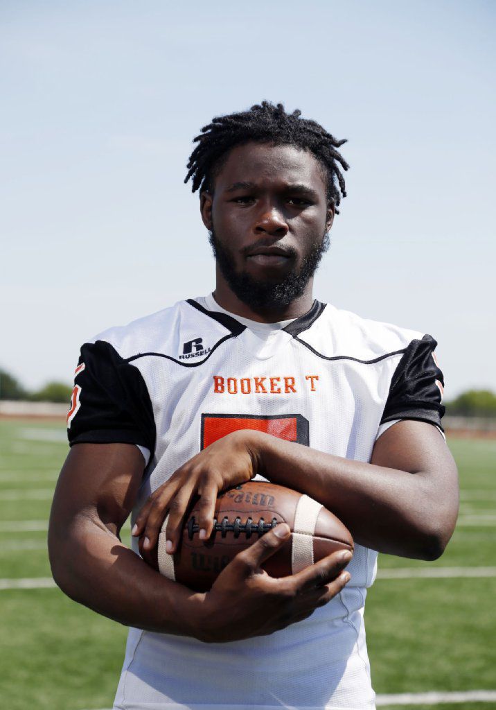 okprepsextra's tweet photo. All-World football first team includes @GoldenDemonFB's BJ Williams, BTW's @RylanMcquarters, Jenks' @MaxMerritt36, Bishop Kelley's @d_staurovsky     https://t.co/qMdafSPZpL #okpreps https://t.co/0GSIyh97jG