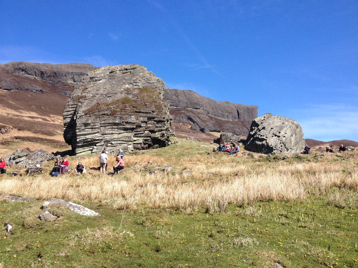 Only a week left to apply for this exciting PhD scholarship 
Place-Names on the Rocks: To what extent, and in what ways, do place-names reflect underlying bedrock geology?
Collaboration among Celtic &amp; Gaelic, Earth Sciences, English Language &amp; Linguistics. bit.ly/2nfBFv7